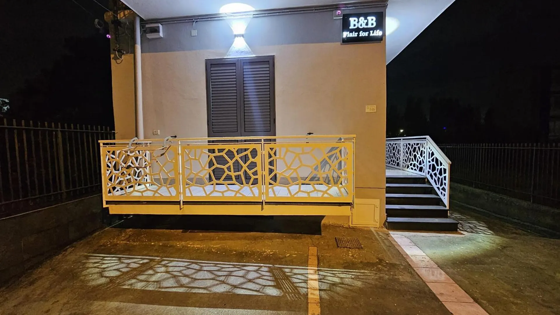 B&B Flair For Life Pomigliano d'Arco 0*,  Ιταλία